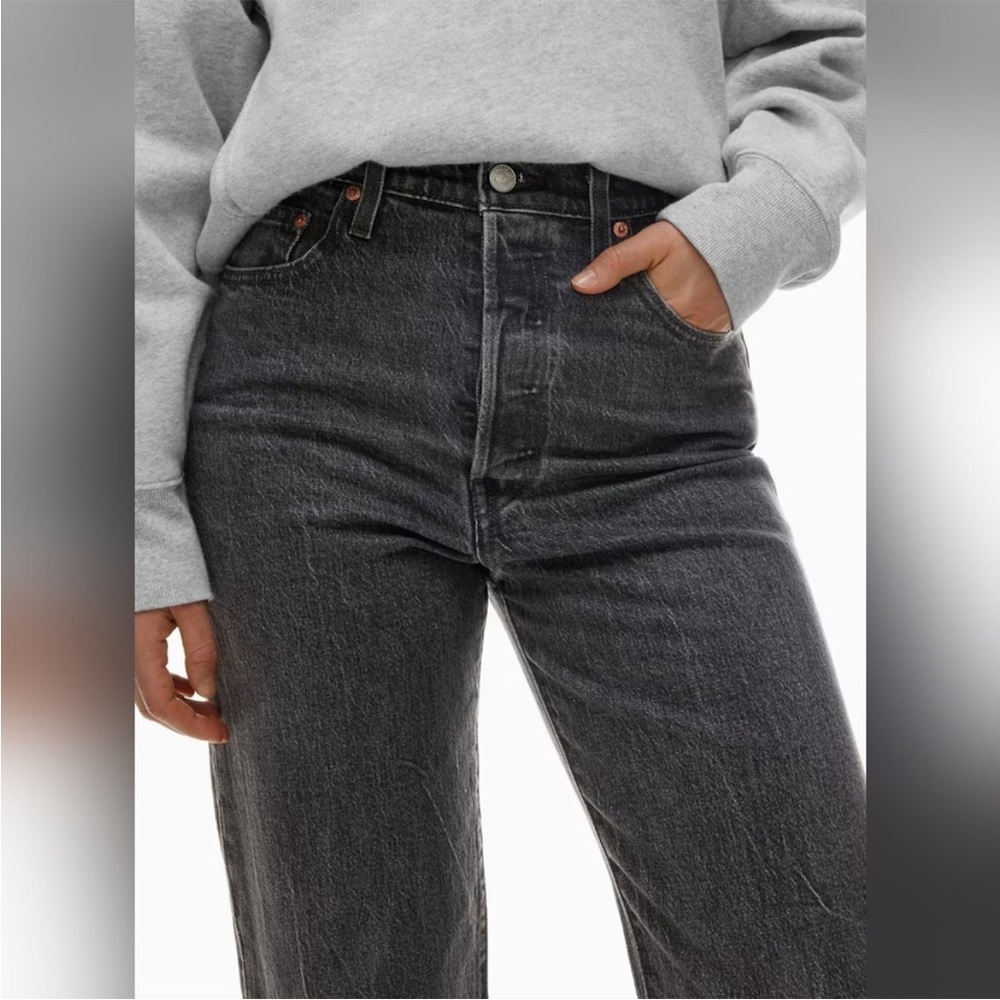 Levi's Ribcage Straight Jeans in Washed Black